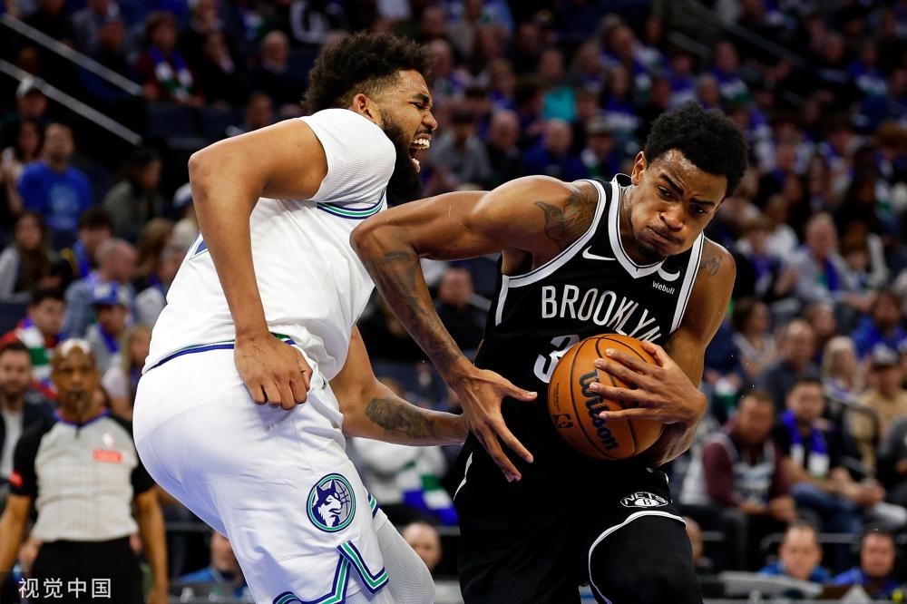 比赛的同时 比赛的同时